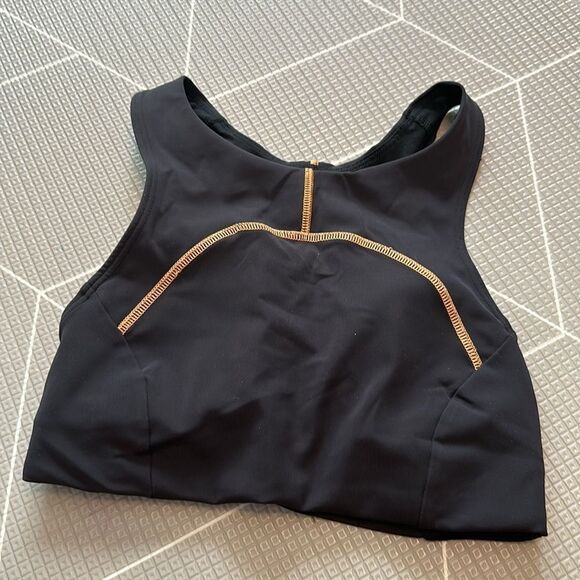 Lululemon Tough Train High-Neck Bra *Medium Support Size 4 - Picture 2 of 7